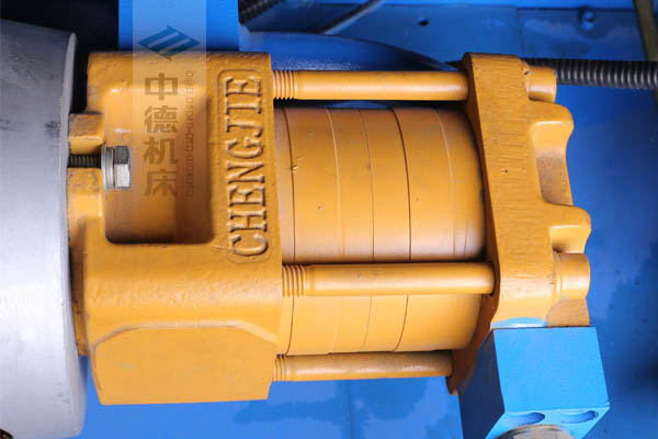 ZDPK-4015采用國內一流品牌電機及油泵，動力強勁，噪音低.jpg